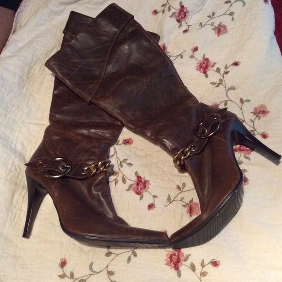 Heeled boots! - Picture 1 of 2